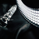 Glassdildoens form og glans gjør den til et sanselig kunstobjekt – laget for øyet så vel som kroppen.